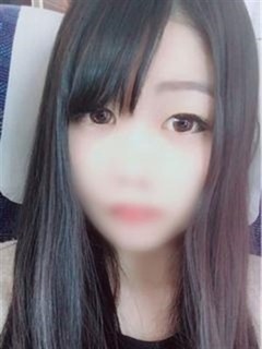 歌（うた）黒髪スレンダー